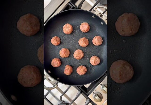 Turkey Meatballs in Cheesy Tomato Sauce #shorts #meatballs #turkey #recipe #food #foodie #cooking Turkey Meatballs in Cheesy Tomato Sauce #shorts #meatballs #turkey #recipe #food #foodie #cooking
